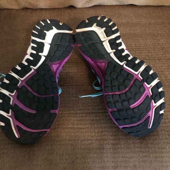 Brooks Adrenaline GTS 17 running shoes, Women’s size 6, GUC - Picture 6 of 9
